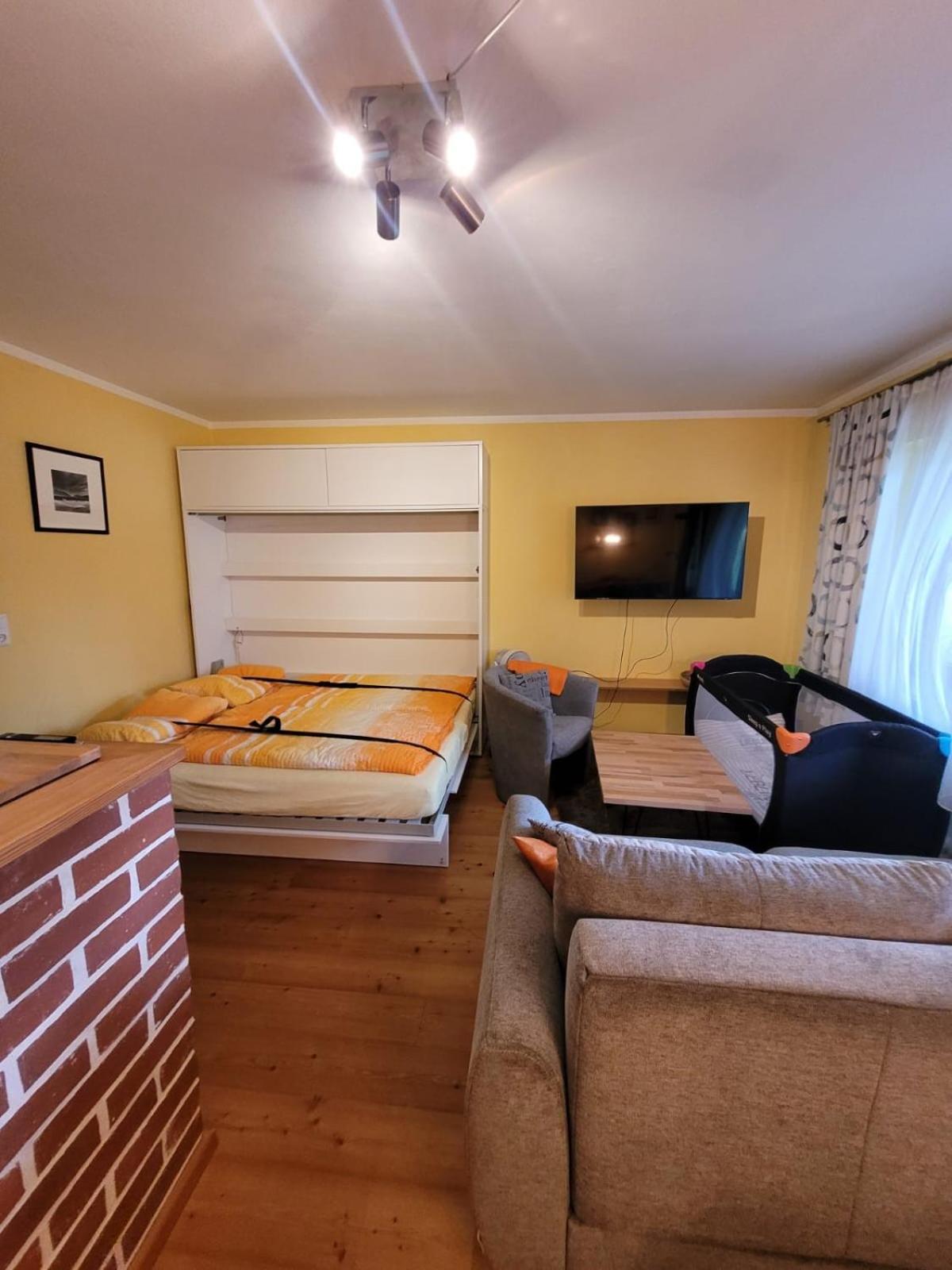 Schnuckeliges Appartement In Prien Am Chiemsee Eksteriør billede